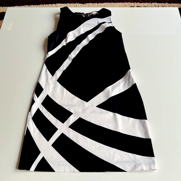 Cleo Sleeveless sheath dress - Picture 3 of 10